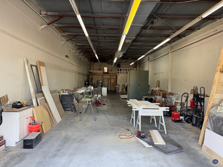 More Photos Of 250 East Dr, Melbourne Warehouse For Lease