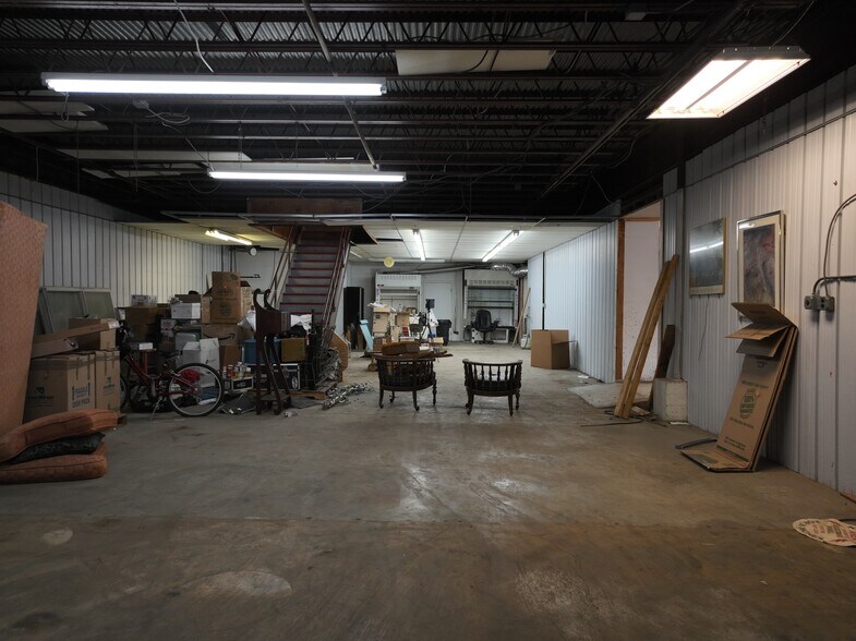 More Photos Of 9 Cornell St, Kingston Warehouse For Sale