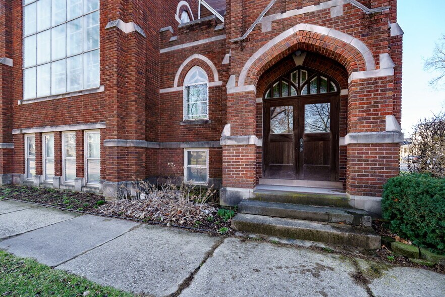 More Photos Of 531 W Ash St, Piqua Religious Facility For Sale