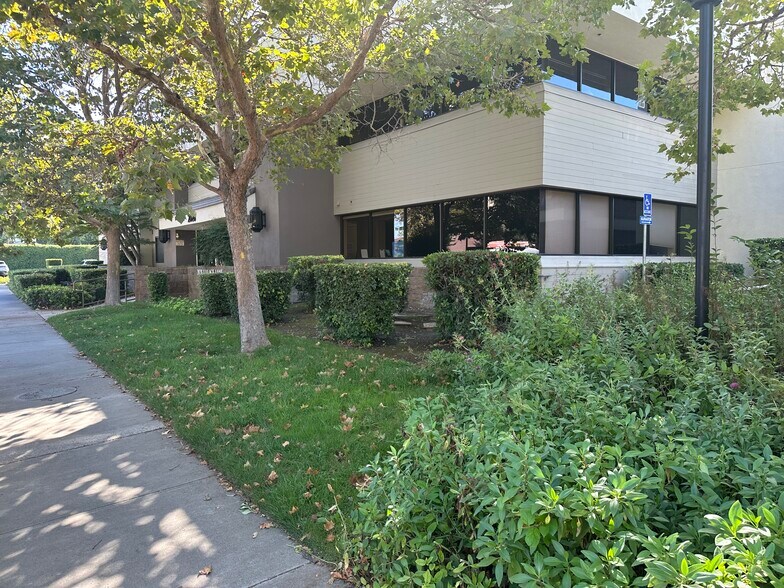 More Photos Of 2028 Village Ln, Solvang Medical For Lease