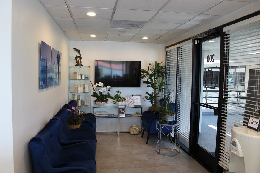 More Photos Of 665 Camino de los Mares, San Clemente Medical For Sale
