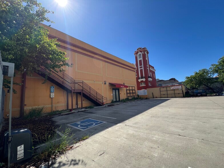 More Photos Of 251-273 9th St, Oakland Restaurant For Sale