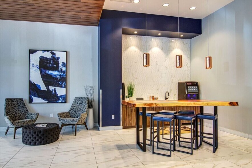 More Photos Of 1369 Spruce Pl, Minneapolis Apartments For Lease