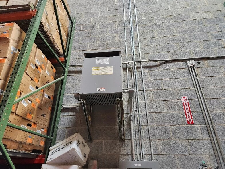 More Photos Of 10617 Southern Loop Blvd, Pineville Light Manufacturing For Lease