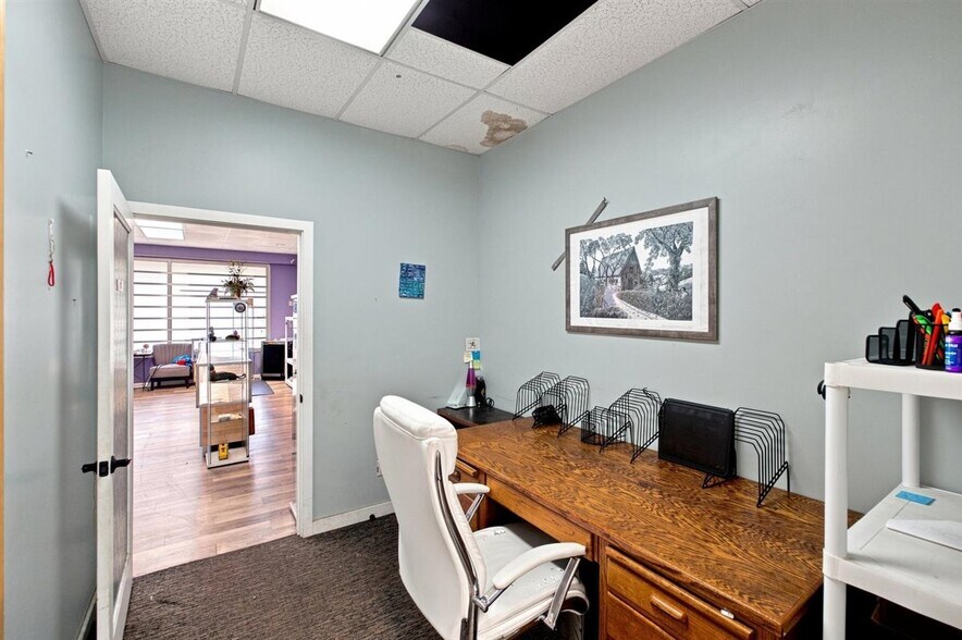 More Photos Of 1890 Capitol St NE, Salem Freestanding For Sale