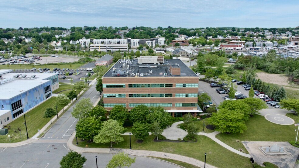 More Photos Of 1 Chelsea St, New London Office For Lease