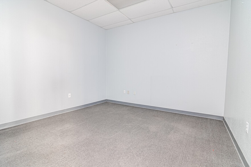 More Photos Of 5023 Princeton Ave, Midland Loft Creative Space For Lease