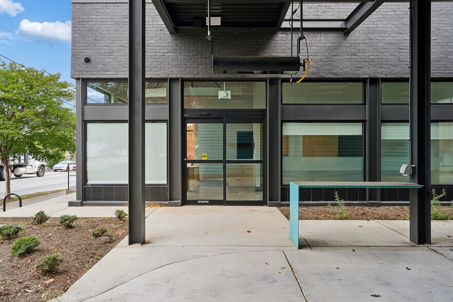 More Photos Of 1605 Howell Mill Rd NW, Atlanta Storefront Retail Office For Sale