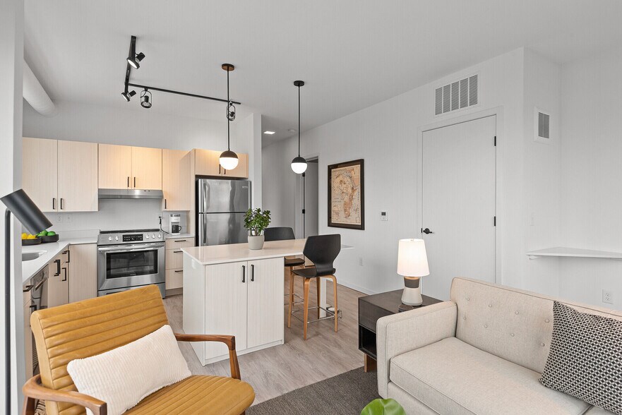 More Photos Of 2640 Nicollet Ave, Minneapolis Apartments For Sale