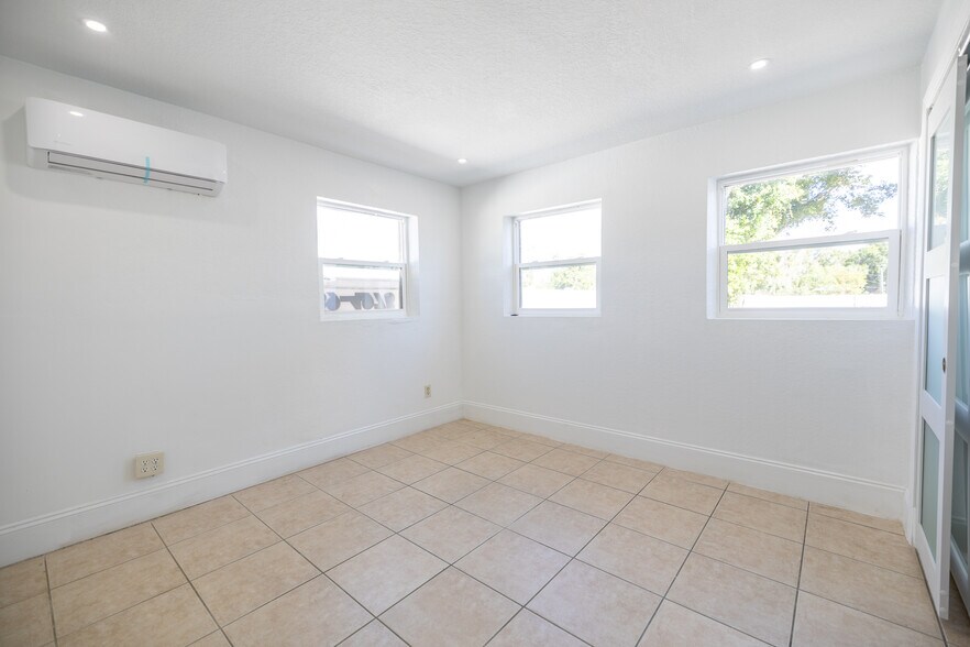 More Photos Of 4830 Palm Beach Blvd, Fort Myers Auto Repair For Lease