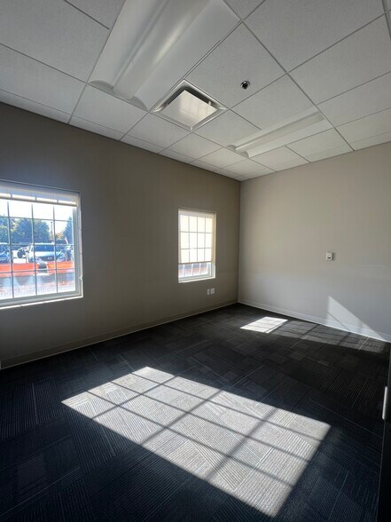 More Photos Of 1499 Post Rd, Fairfield Storefront For Lease