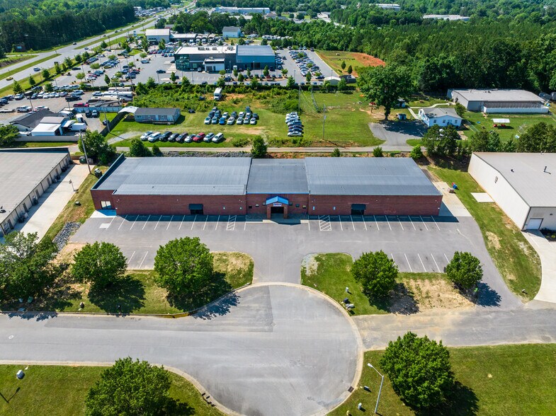 Primary Photo Of 2617 Executive Point Dr, Monroe Light Manufacturing For Sale