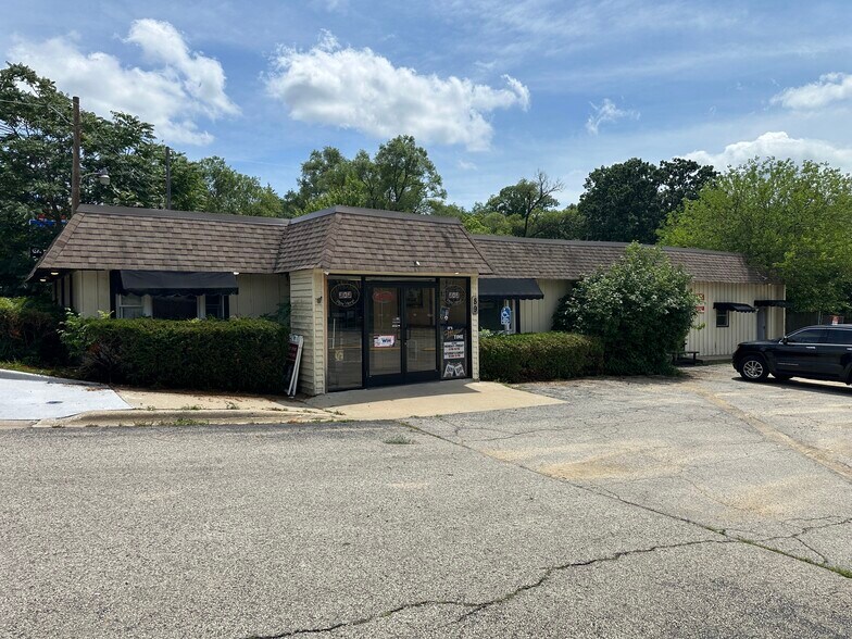Primary Photo Of 89 E Grand Ave, Fox Lake Restaurant For Sale