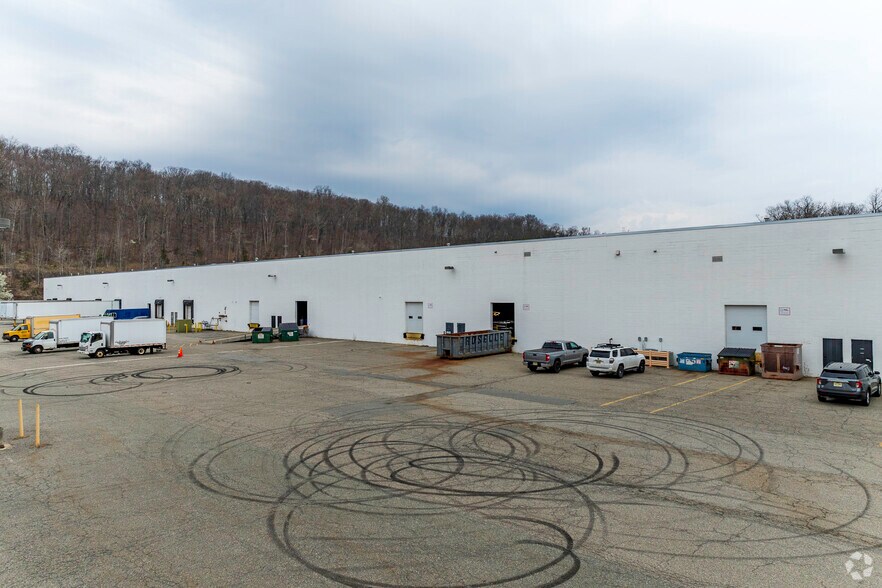 More Photos Of 400 Forge Way, Rockaway Light Manufacturing For Lease