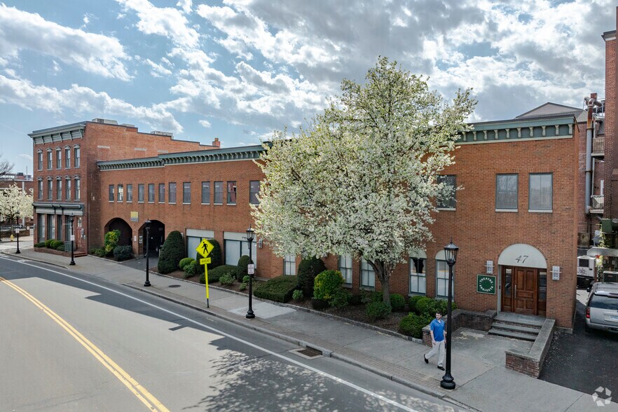 More Photos Of 47 Water St, Norwalk Office For Lease