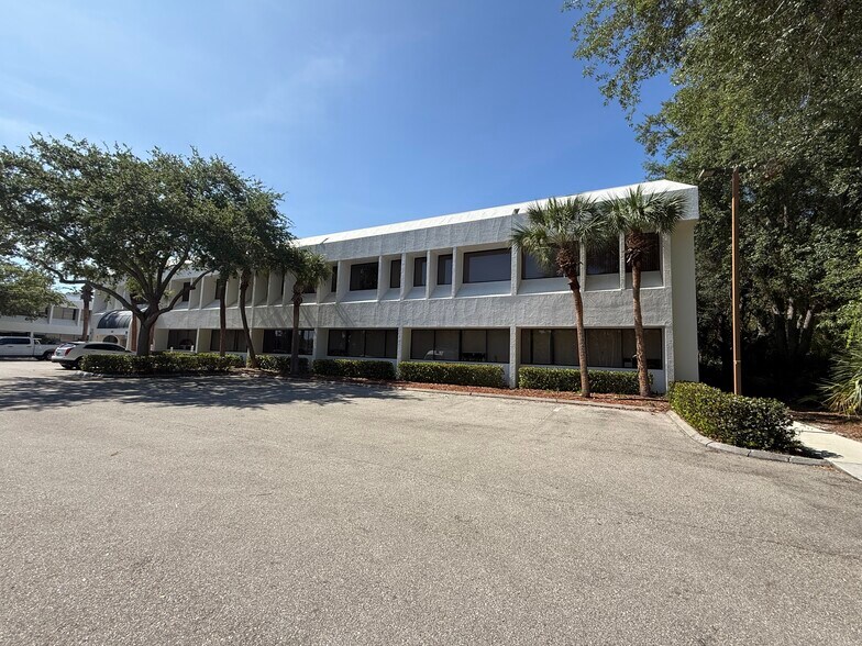 More Photos Of 9220 Bonita Beach Rd, Bonita Springs Medical For Lease