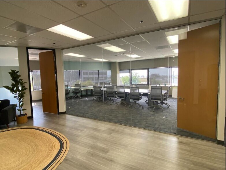 More Photos Of 800 S Barranca Ave, Covina Office For Lease