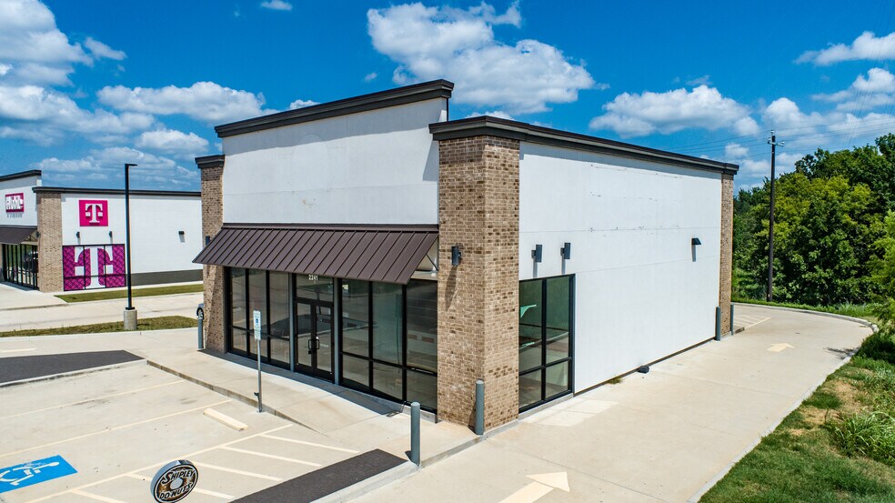More Photos Of 2241 E Austin St, Giddings Storefront Retail Office For Lease