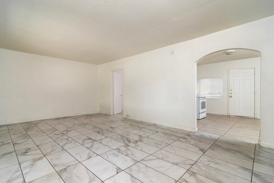 More Photos Of 525 N 32nd St, Phoenix Apartments For Sale