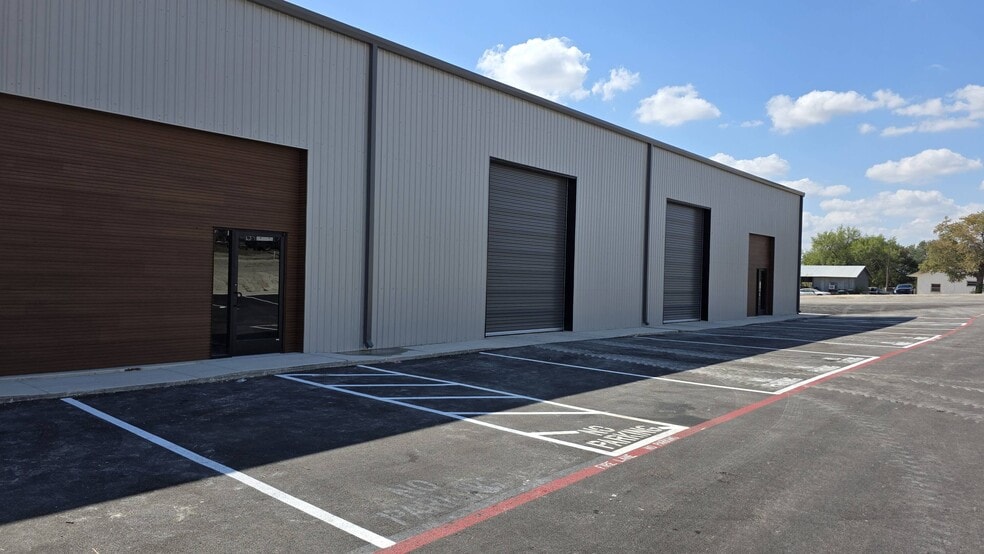 More Photos Of 280 Weil Rd, Cibolo Flex For Lease