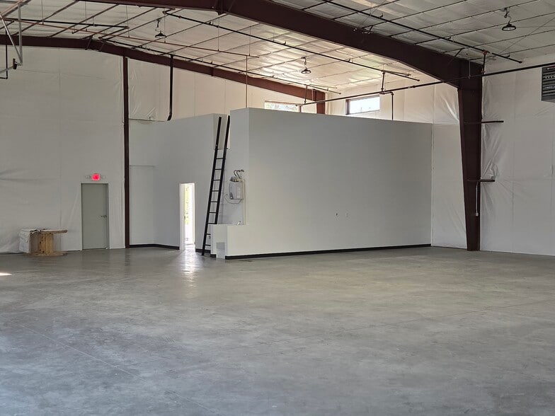 More Photos Of 439 N Broadmore Way, Nampa Unknown For Lease