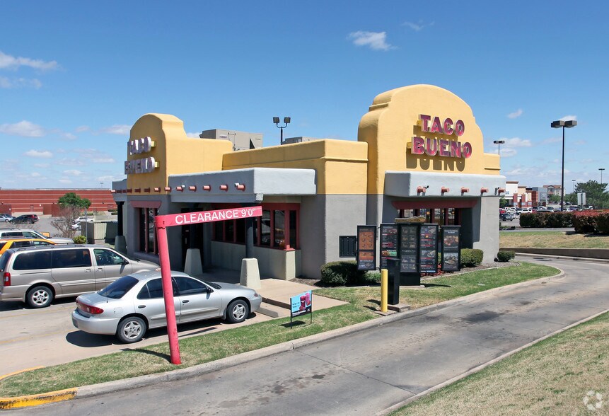 More Photos Of 500 Shawnee Mall Dr, Shawnee Fast Food For Lease