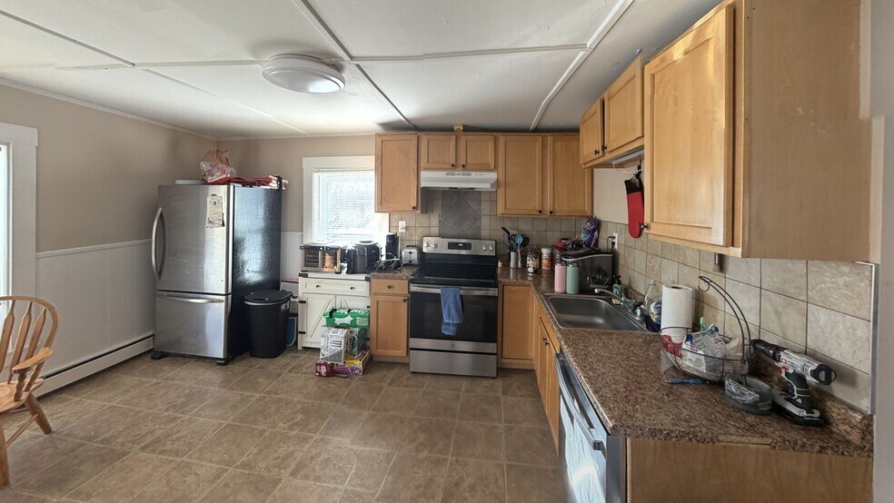 More Photos Of 14 High St, Pembroke Multifamily For Sale