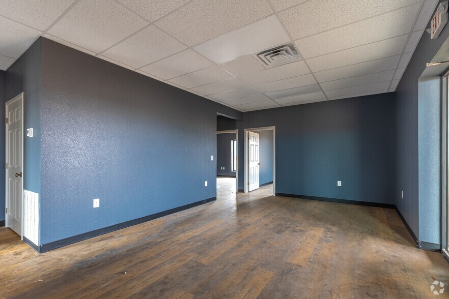 More Photos Of 4710 County Road 134, Midland Warehouse For Lease