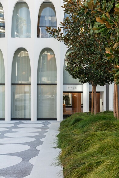 More Photos Of 9720 Wilshire Blvd, Beverly Hills Office For Lease