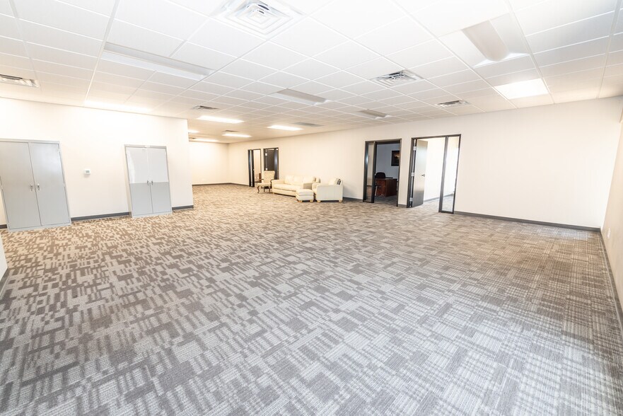 More Photos Of 6345 S Pecos Rd, Las Vegas Office For Lease