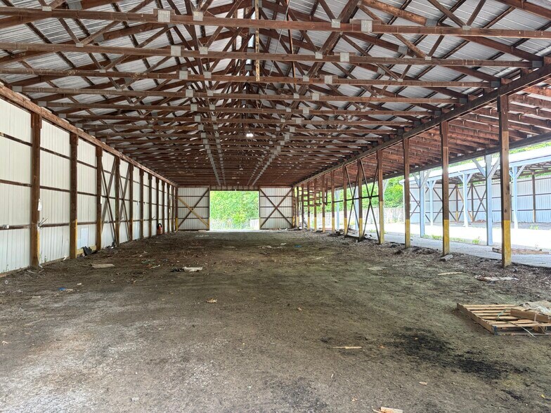 More Photos Of 10578 River Rd, Wellsburg Warehouse For Lease