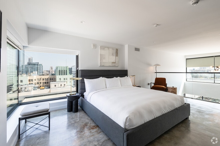 More Photos Of 701 S Hill St, Los Angeles Hospitality For Sale