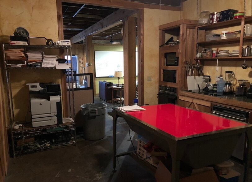 More Photos Of 4417 Belmont Ave, Dallas Flex For Sale