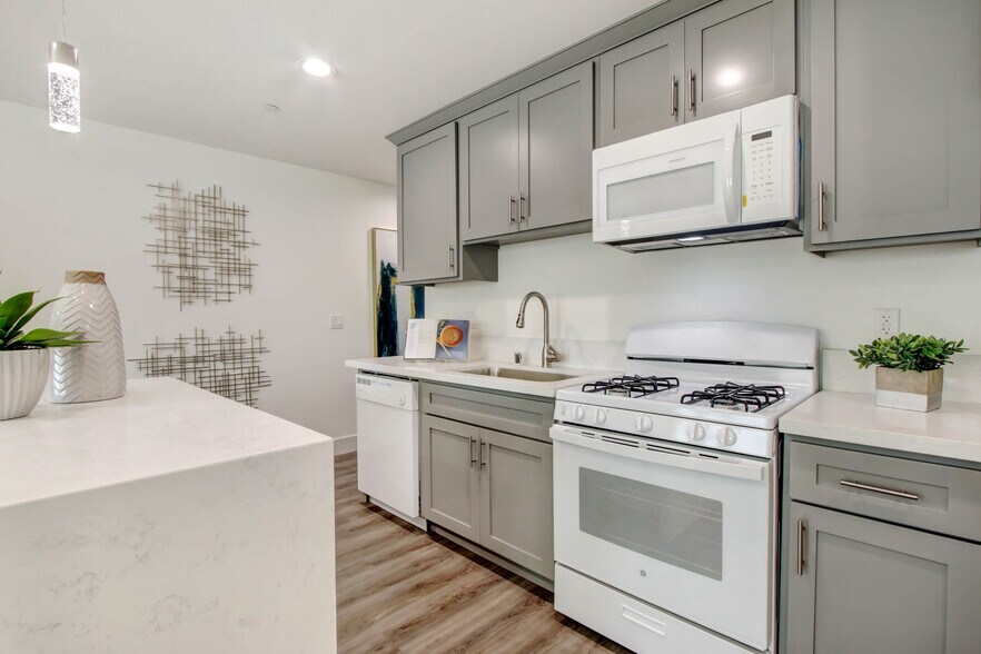 More Photos Of 1491 Atlantic Ave, Long Beach Apartments For Sale