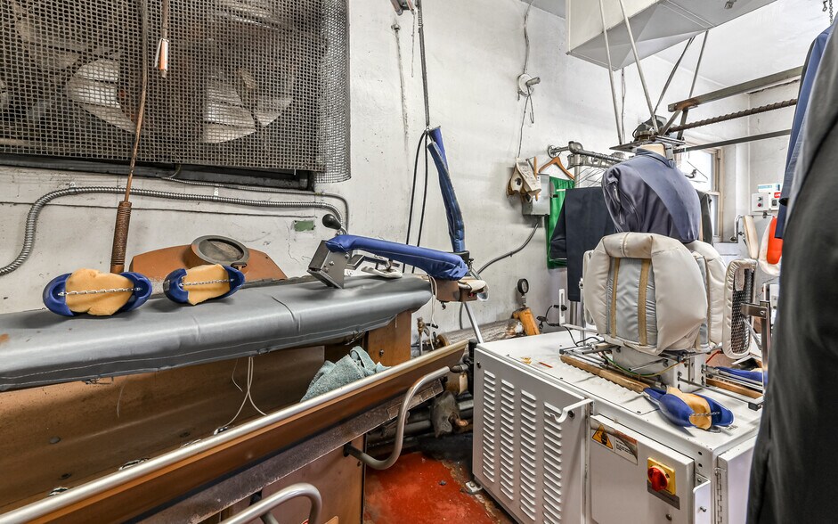 More Photos Of 4145 Brownsville Rd, Pittsburgh Storefront For Sale