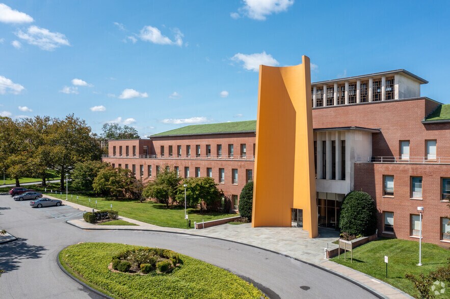 More Photos Of 333 Westchester Ave, White Plains Office For Sale