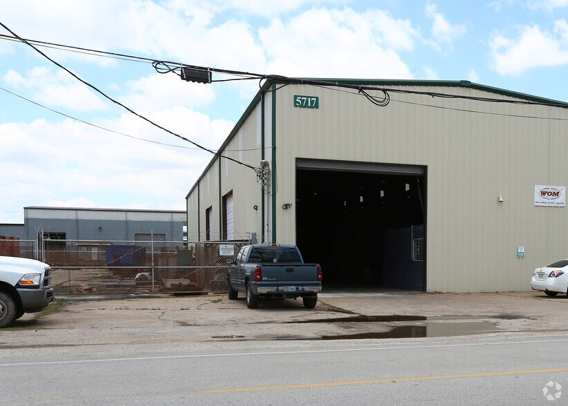 More Photos Of 5719 Cunningham Rd, Houston Unknown For Lease