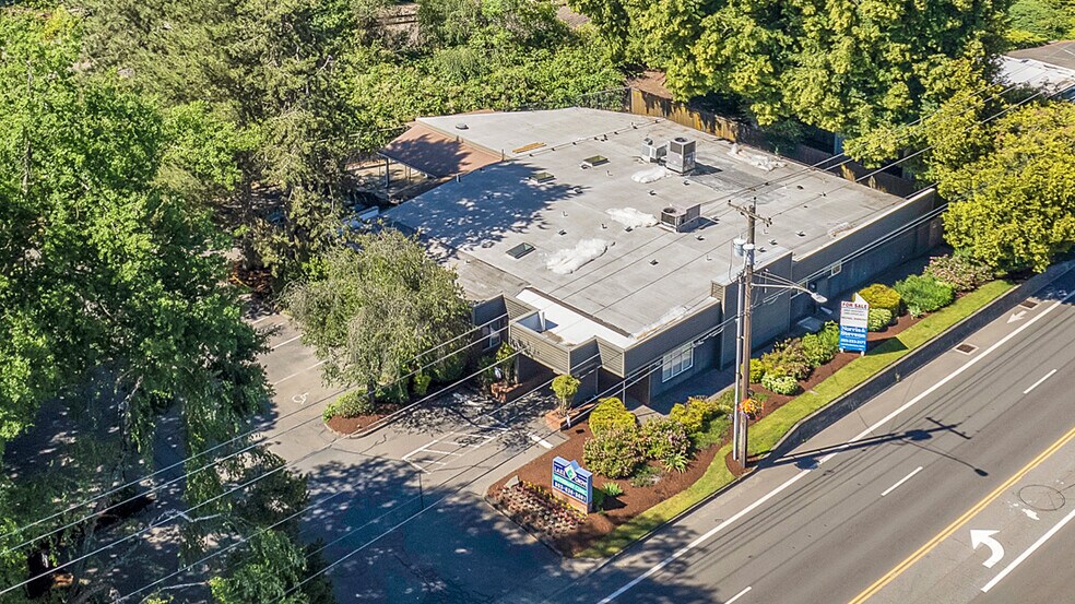 More Photos Of 17131 SW Boones Ferry Rd, Lake Oswego Veterinarian Kennel For Sale