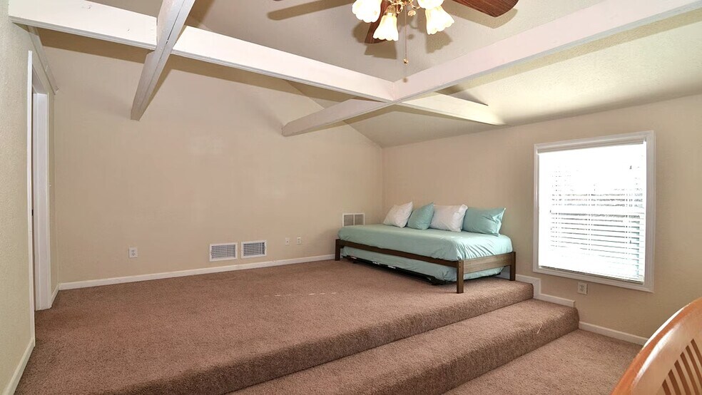 More Photos Of 227 Elm St, McKinney Freestanding For Sale