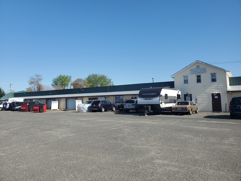 More Photos Of 175 Ramtown Greenville Rd, Howell Warehouse For Lease
