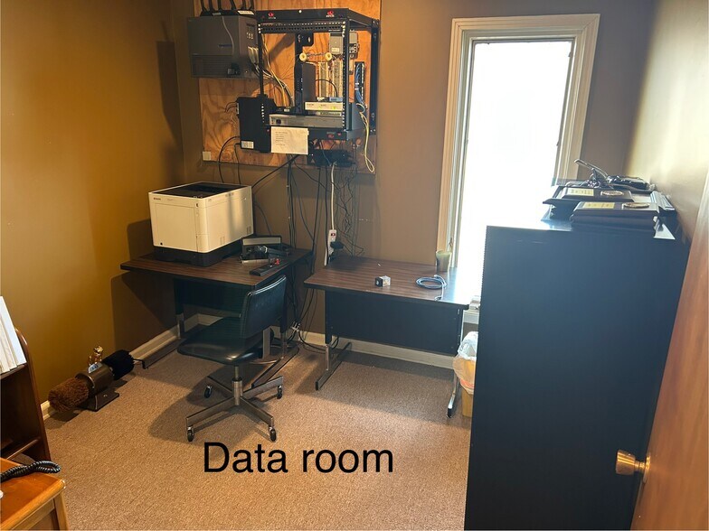 More Photos Of 711 Highway 82 W, Greenwood Warehouse For Sale