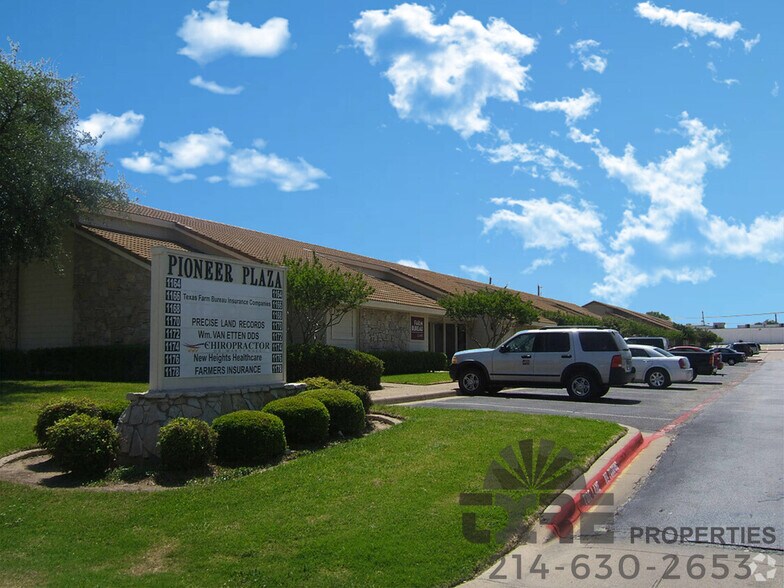 More Photos Of 1116-1126 W Pioneer Pky, Arlington Unknown For Lease