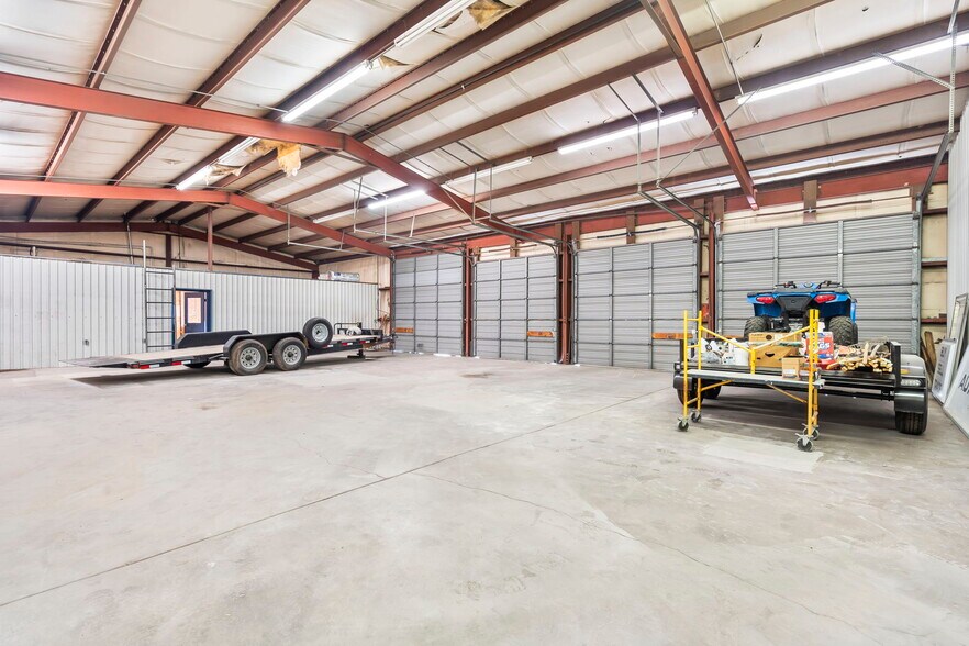 More Photos Of 203 South St, Ozark Auto Dealership For Sale