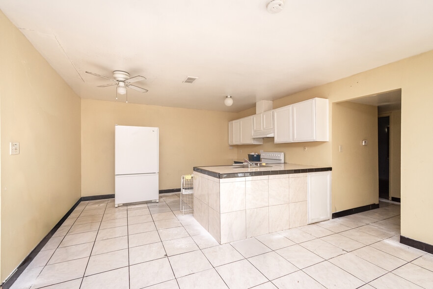 More Photos Of 100 Nedra Ct, Sacramento Multifamily For Sale