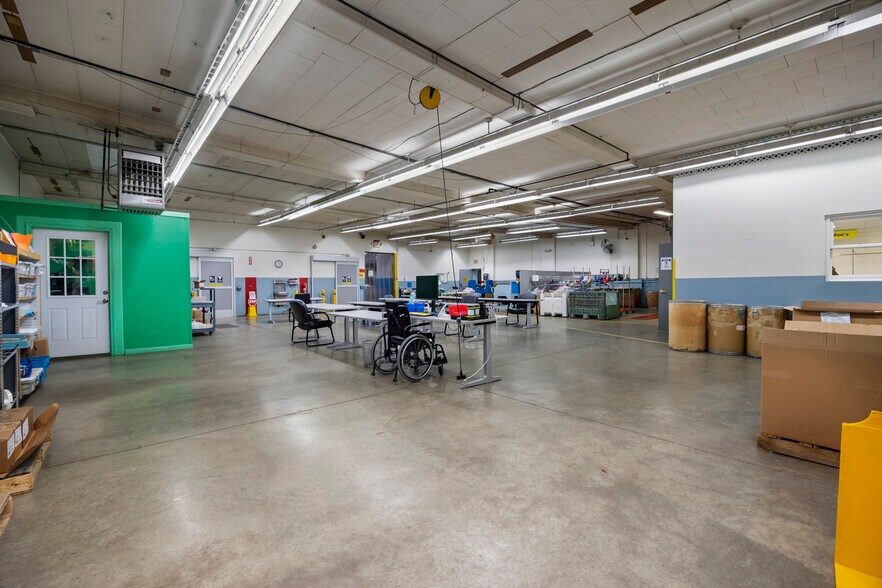 More Photos Of 419 W Market St, Sandusky Light Distribution For Sale