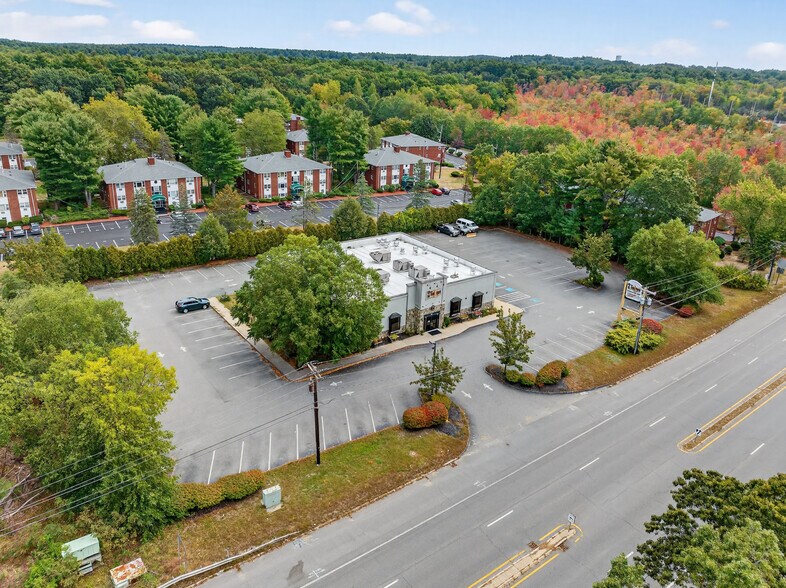 More Photos Of 560 S Main St, Andover General Retail For Sale