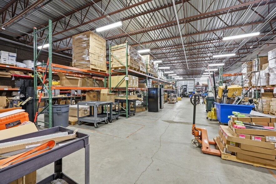 More Photos Of 2720 Discovery Dr, Raleigh Flex For Lease