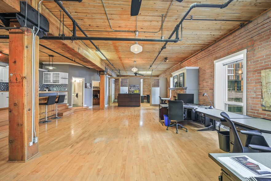 More Photos Of 535 10th Ave SW, Calgary Apartments For Sale