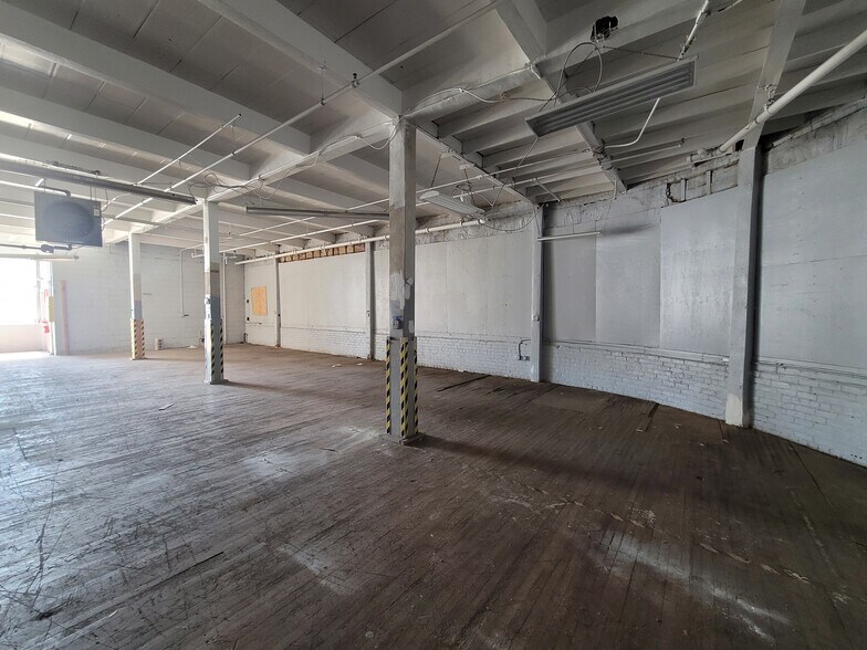 More Photos Of 555 E 242nd St, Bronx Industrial For Sale