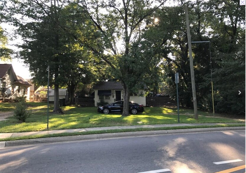 More Photos Of 404 Opelika Rd, Auburn General Retail For Lease